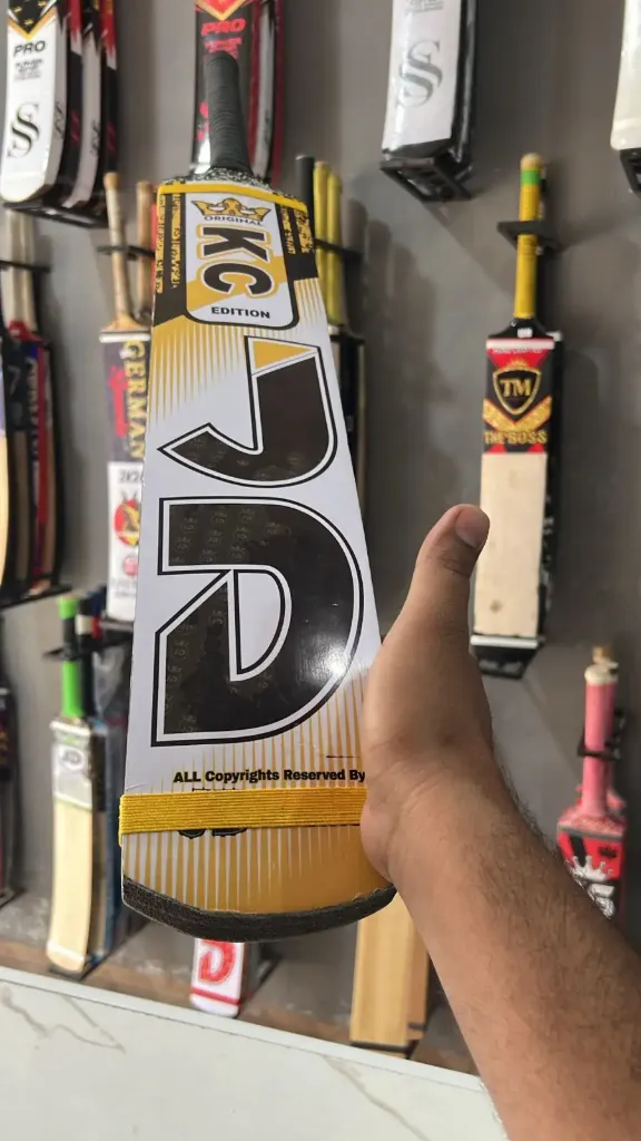 Rawlakot Wood Handle Bat
